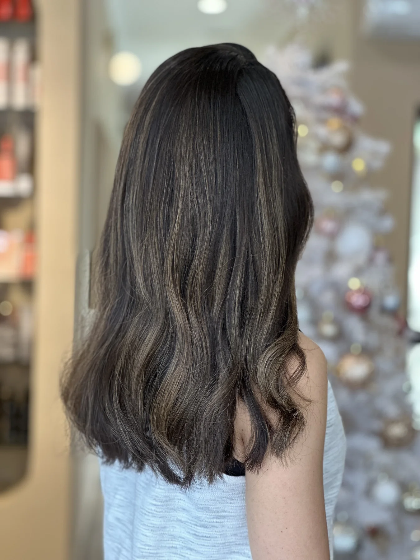 Soft brunette waves finished at h.AIRLAB